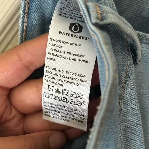 light wash bermuda shorts plus size - Picture 4 of 4